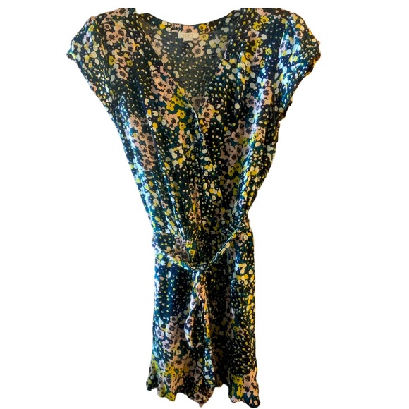 LOFT Pants - LOFT PETITES by Ann Taylor Blue Floral Short Romper w/Tie Belt - Size MP